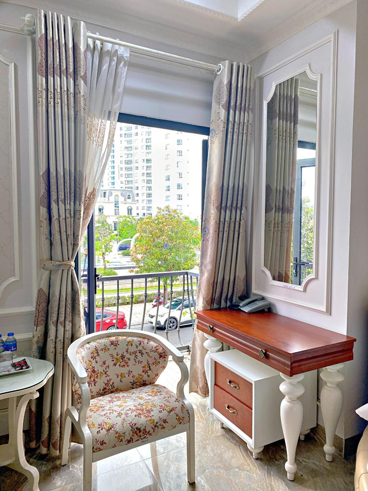 Blue Diamond Hotel Ha Long Esterno foto